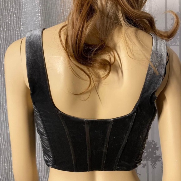 Brand new…. Luxurious Grey Velvet Corset size small - Picture 3 of 5